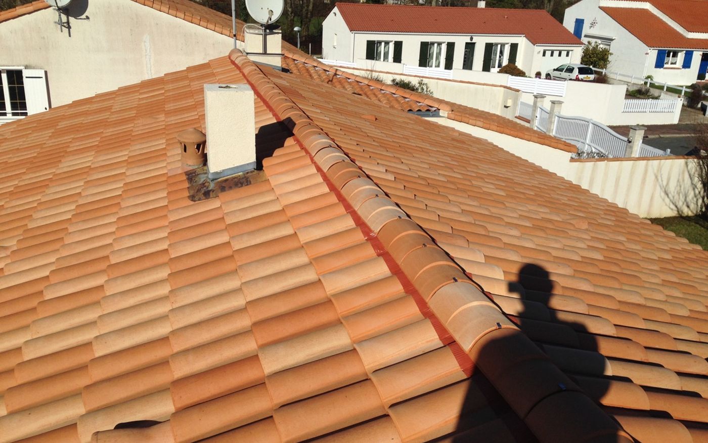 Toiture après nettoyage et démoussage à Loubigné