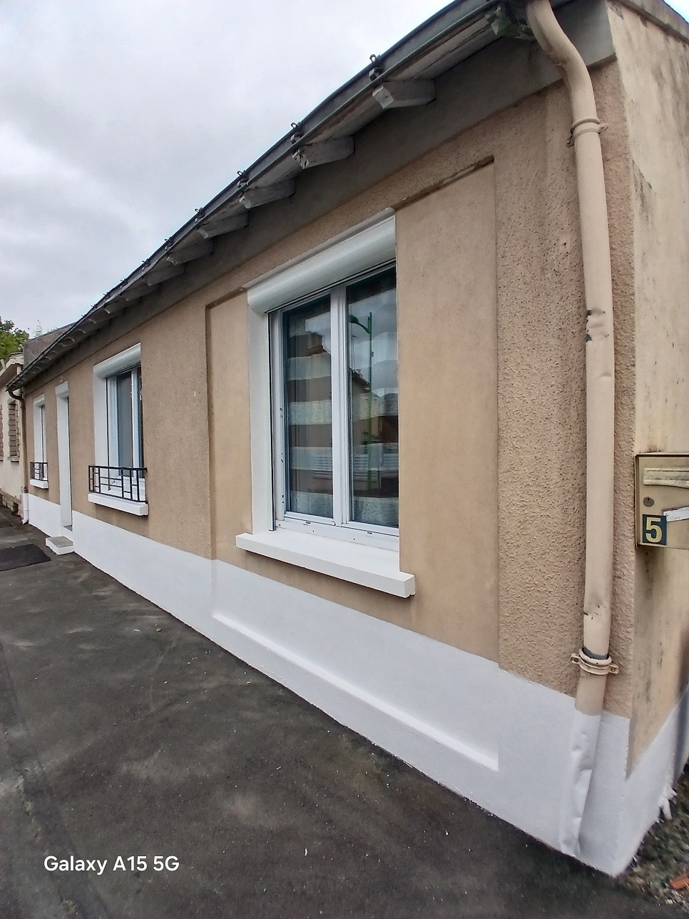 Peinture soubassement brux 86510 apres