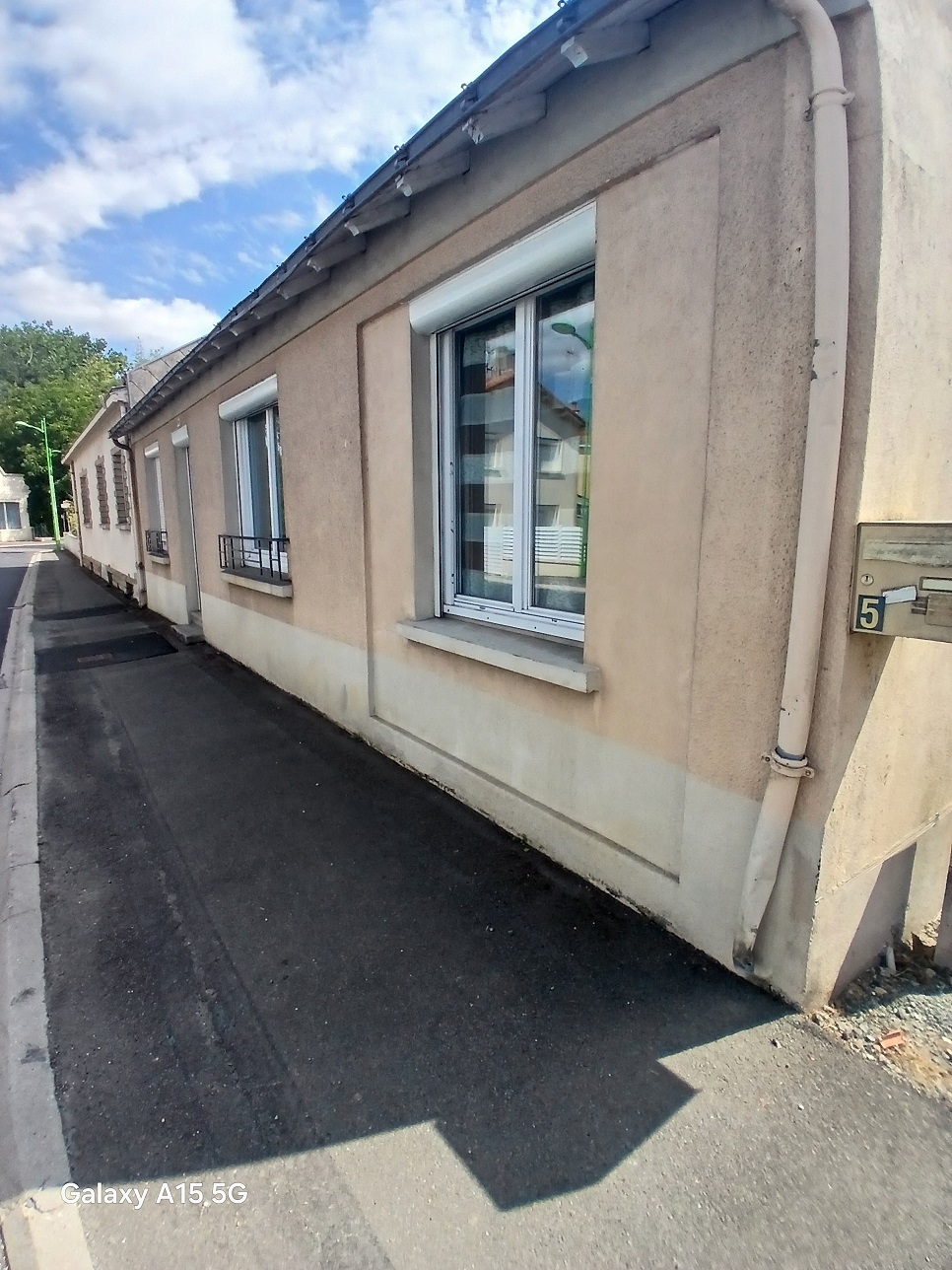 Peinture soubassement brux 86510 avant